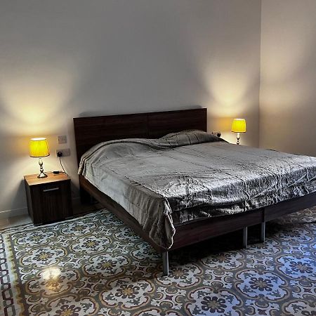 Cospicua Dar Barbara - Duplex 1 Double Bed Maltese Style Houseヴィラ エクステリア 写真