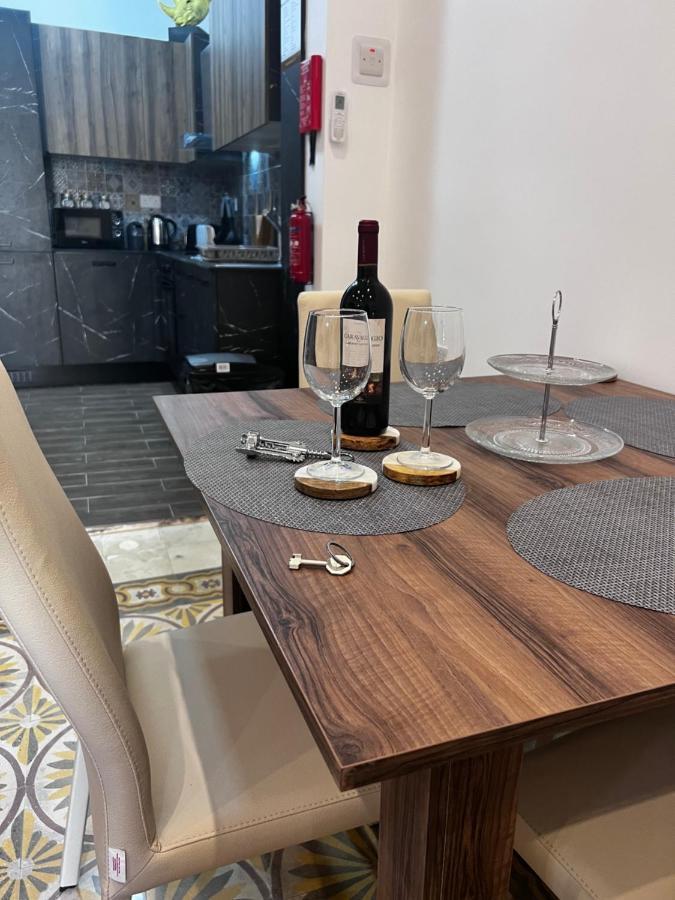 Cospicua Dar Barbara - Duplex 1 Double Bed Maltese Style Houseヴィラ エクステリア 写真