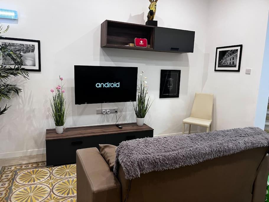 Cospicua Dar Barbara - Duplex 1 Double Bed Maltese Style Houseヴィラ エクステリア 写真