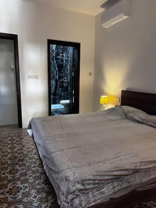 Cospicua Dar Barbara - Duplex 1 Double Bed Maltese Style Houseヴィラ エクステリア 写真