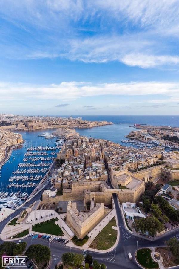 Cospicua Dar Barbara - Duplex 1 Double Bed Maltese Style Houseヴィラ エクステリア 写真